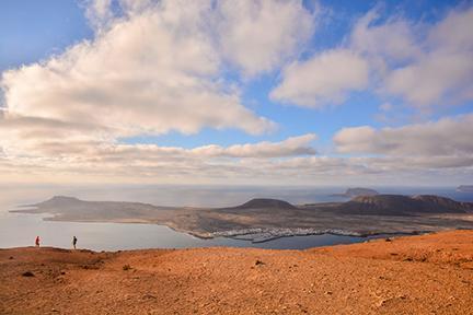 Panorámica de La Graciosa al norte de Lanzarote